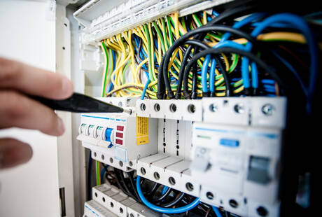 Progettazione e Installazione di Impianti Elettrici